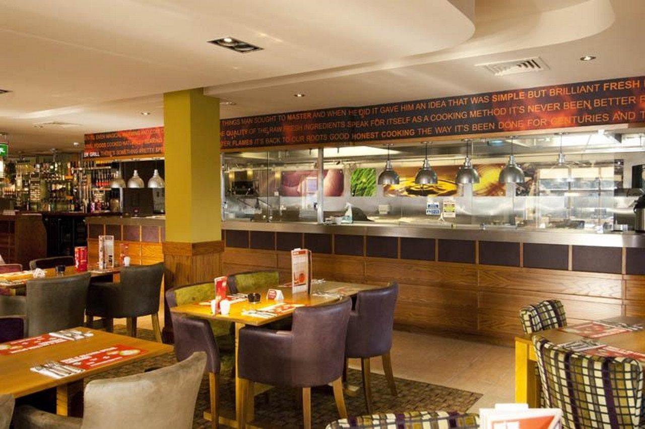 Premier Inn Burton On Trent Central エクステリア 写真